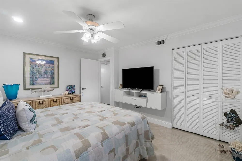 34 STRATFORD LANE W #C Boynton Beach, FL 33436