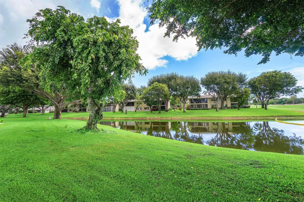 34 STRATFORD LANE W #C Boynton Beach, FL 33436