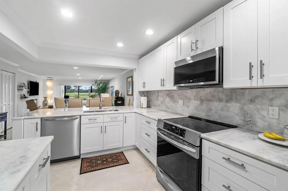 34 STRATFORD LANE W #C Boynton Beach, FL 33436