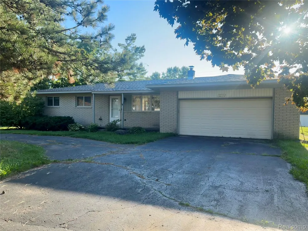 5260 Daniels Drive Troy City, MI 48098