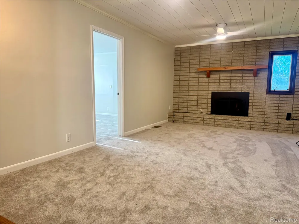 5260 Daniels Drive Troy City, MI 48098