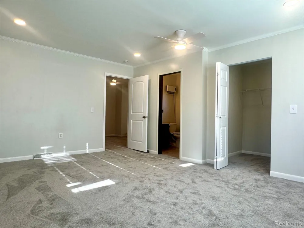 5260 Daniels Drive Troy City, MI 48098
