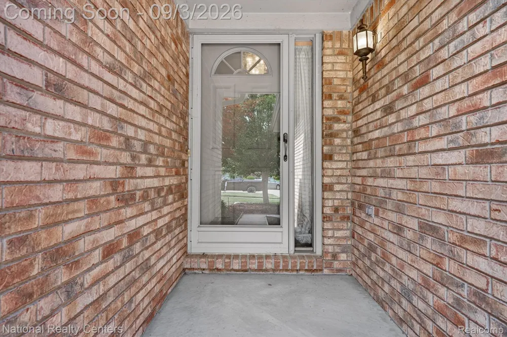 49719 Shenandoah Drive Macomb Township, MI 48044