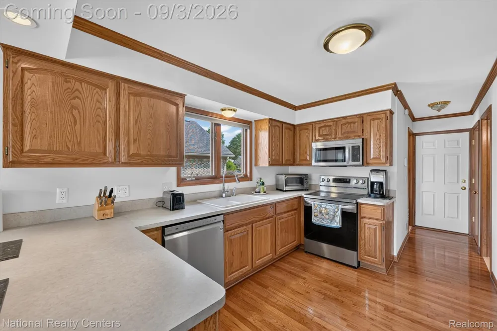49719 Shenandoah Drive Macomb Township, MI 48044