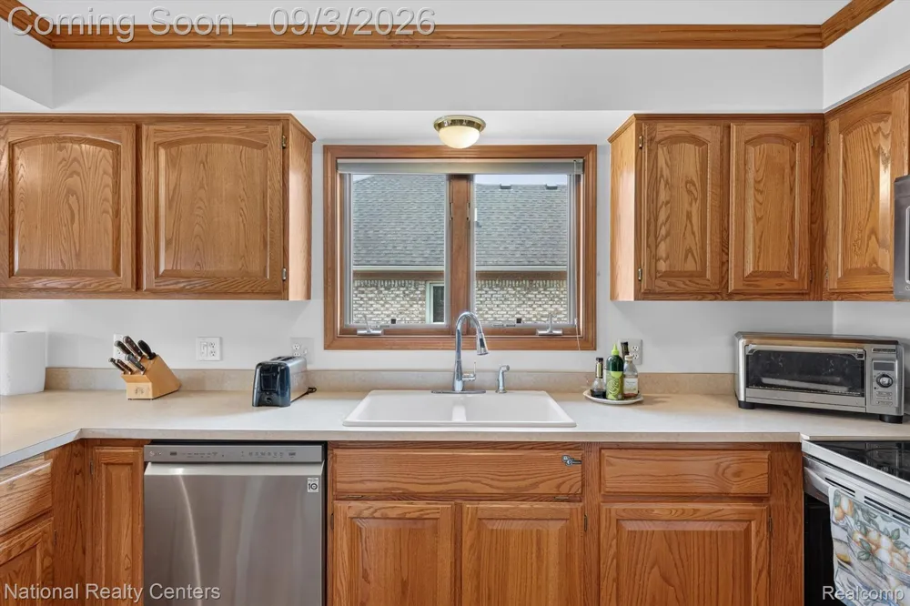 49719 Shenandoah Drive Macomb Township, MI 48044