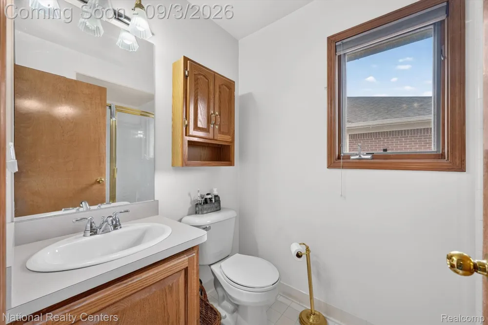 49719 Shenandoah Drive Macomb Township, MI 48044