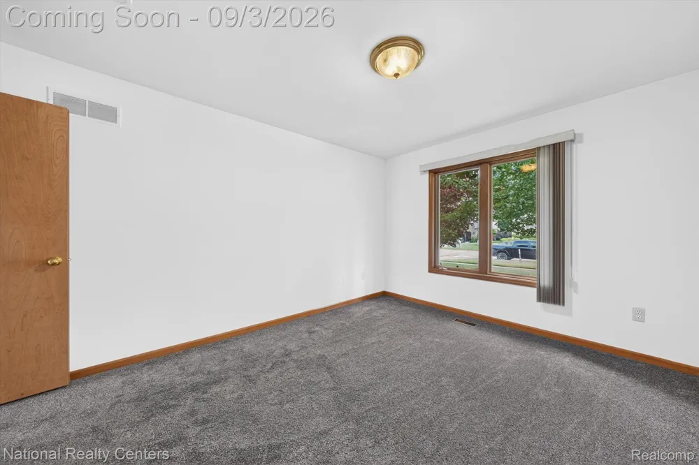 49719 Shenandoah Drive Macomb Township, MI 48044