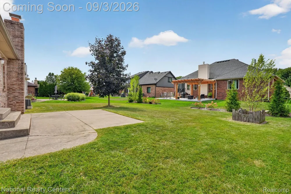 49719 Shenandoah Drive Macomb Township, MI 48044