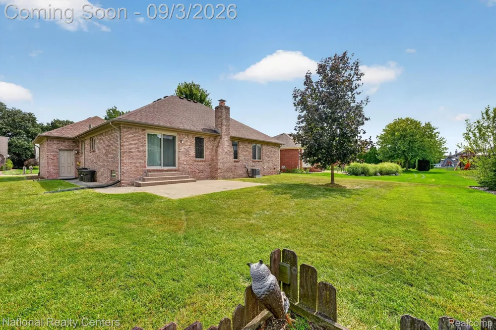 49719 Shenandoah Drive Macomb Township, MI 48044
