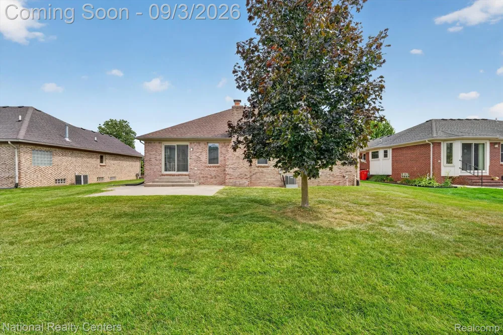49719 Shenandoah Drive Macomb Township, MI 48044
