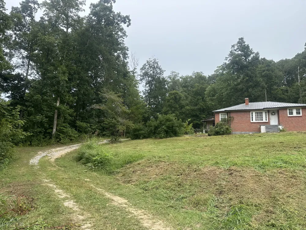 10125 Highway 13 Cumberland City, TN 37050
