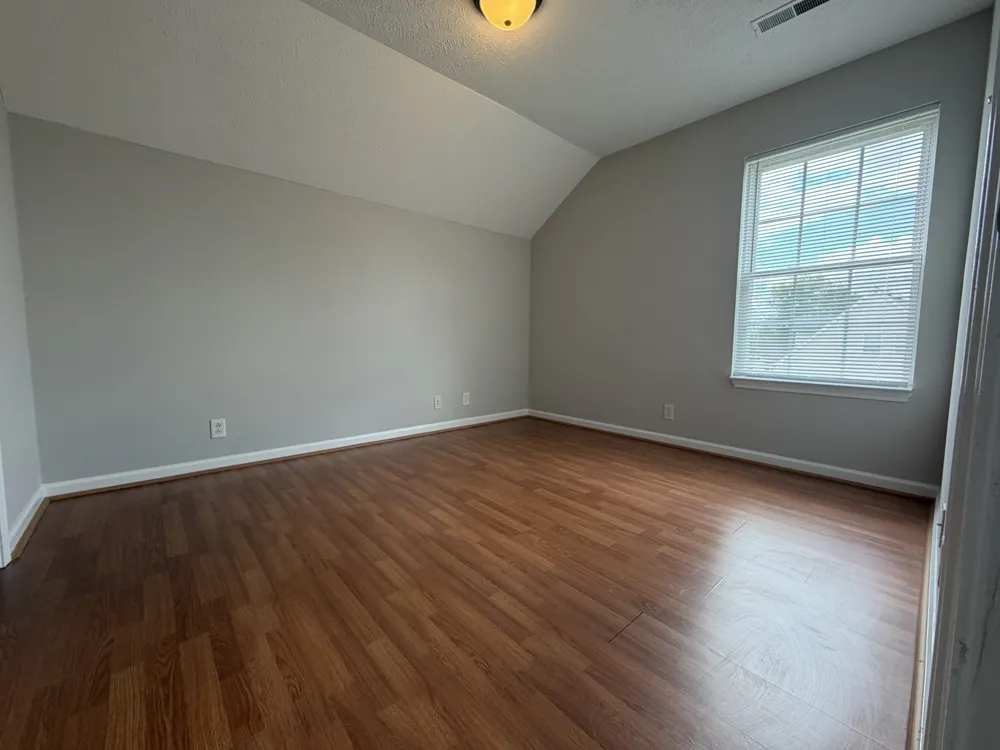 1217 Eastwoods Dr E Murfreesboro, TN 37130