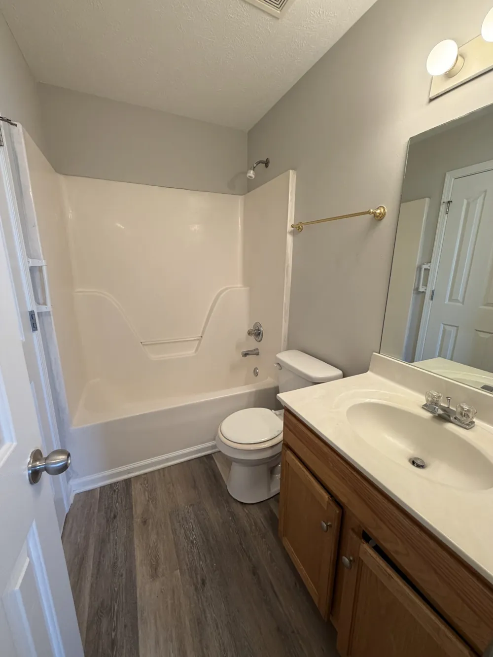1217 Eastwoods Dr E Murfreesboro, TN 37130