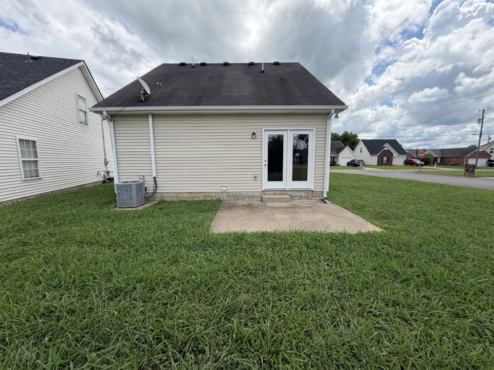 1217 Eastwoods Dr E Murfreesboro, TN 37130