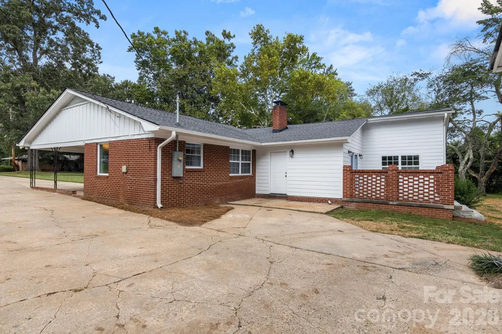 1103 W Elm Street Shelby, NC 28150