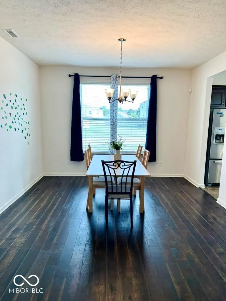 1935 Lakecrest Drive Columbus, IN 47201