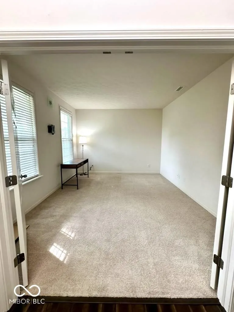 1935 Lakecrest Drive Columbus, IN 47201