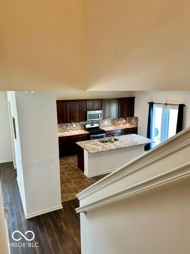 1935 Lakecrest Drive Columbus, IN 47201
