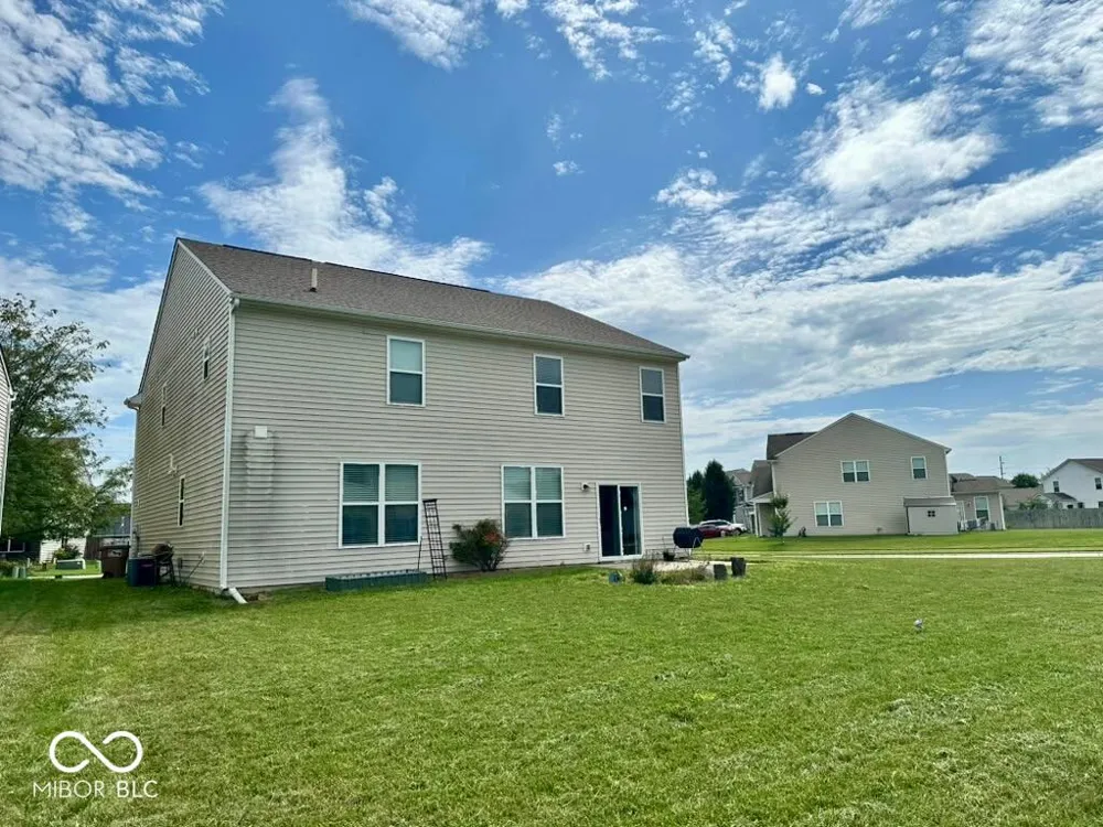 1935 Lakecrest Drive Columbus, IN 47201