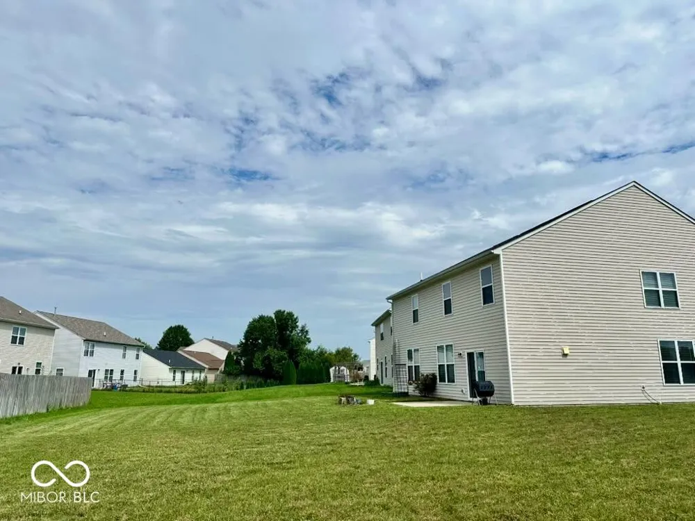 1935 Lakecrest Drive Columbus, IN 47201