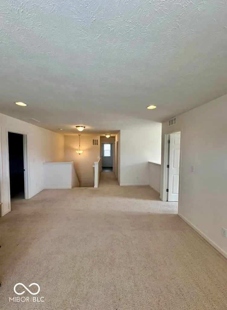 1935 Lakecrest Drive Columbus, IN 47201