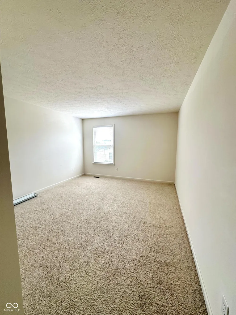 1935 Lakecrest Drive Columbus, IN 47201