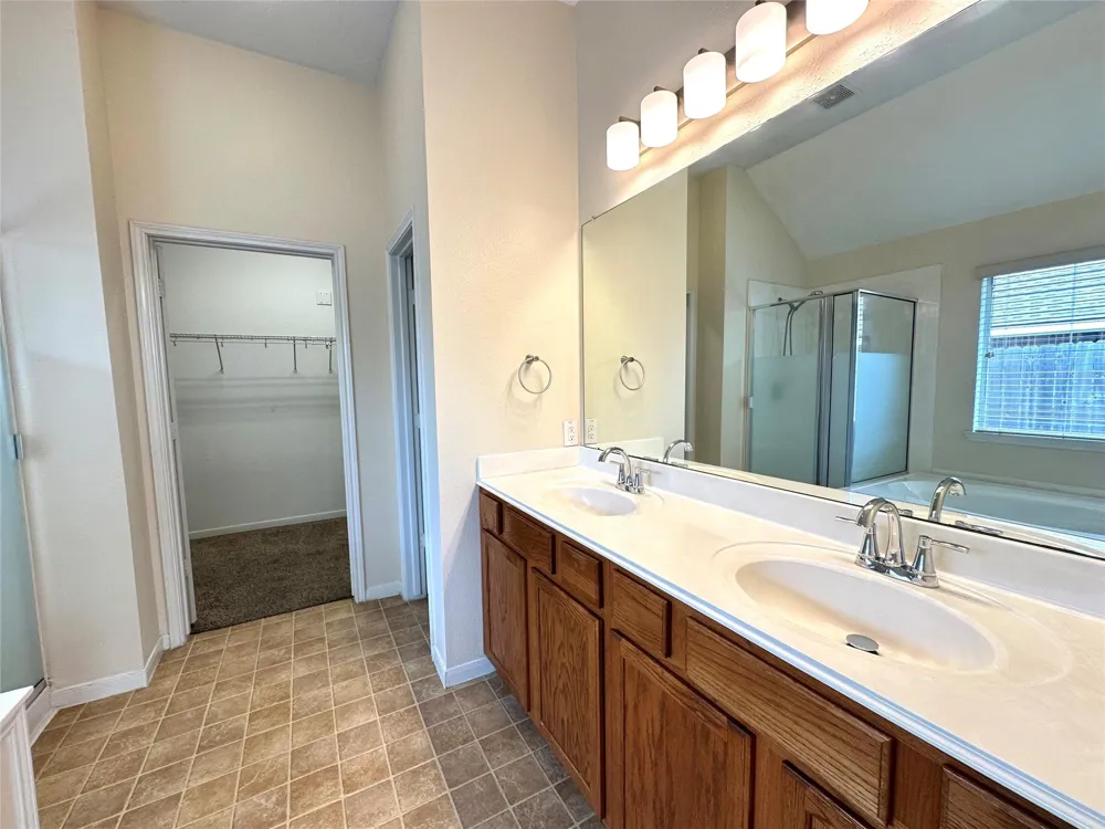 2608 Courtyard Lane Pearland, TX 77584