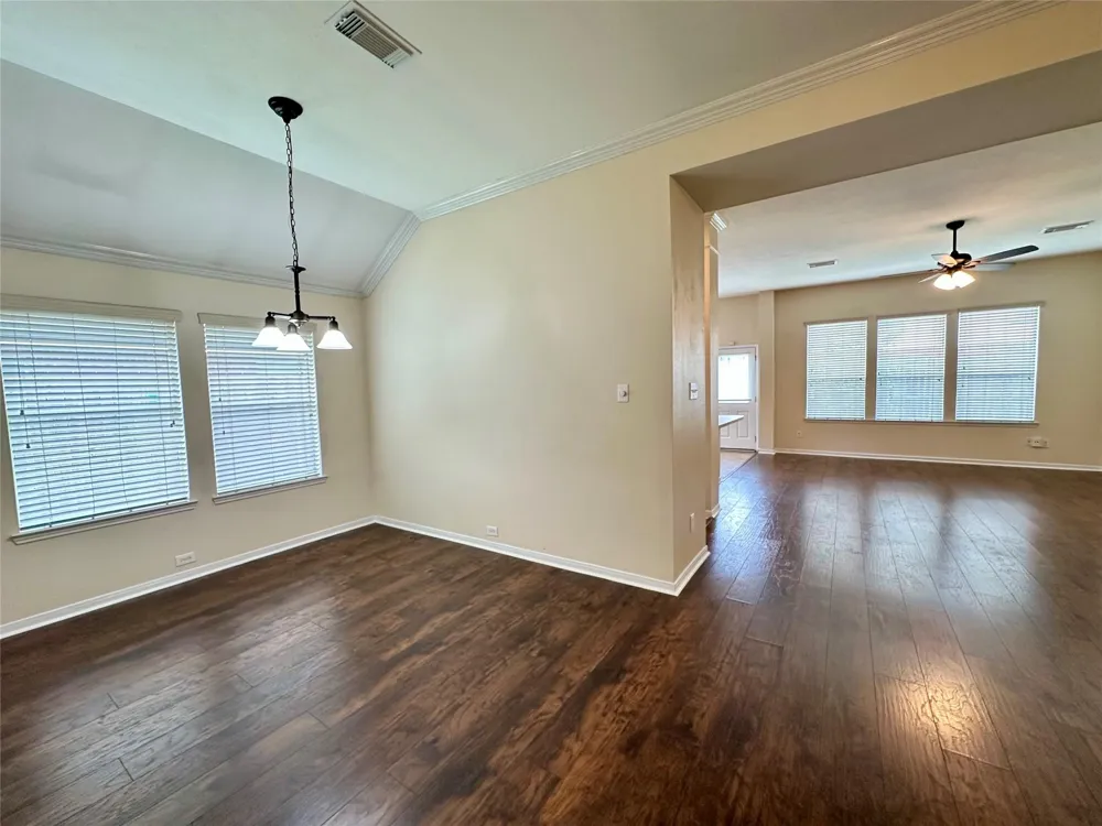 2608 Courtyard Lane Pearland, TX 77584
