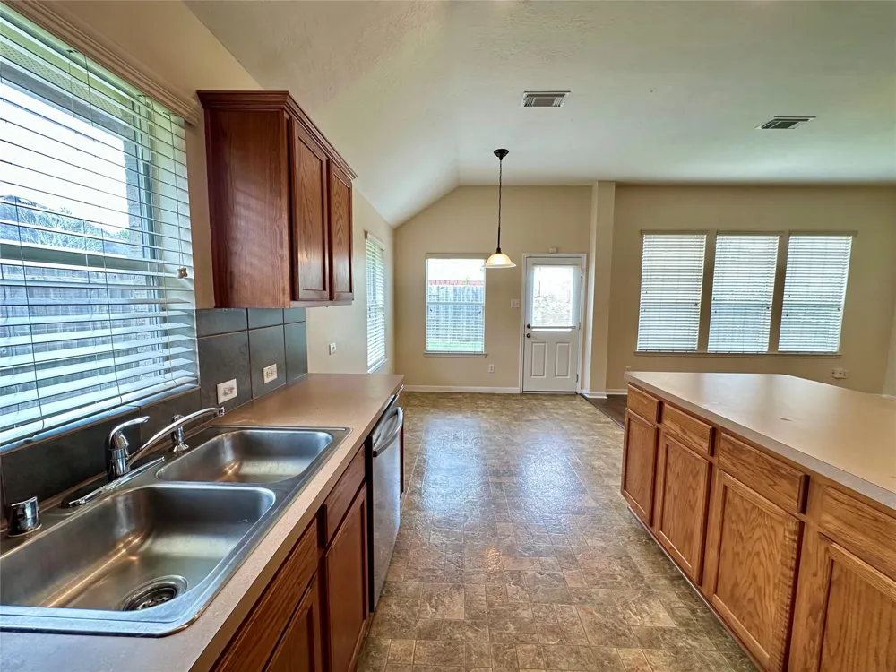 2608 Courtyard Lane Pearland, TX 77584