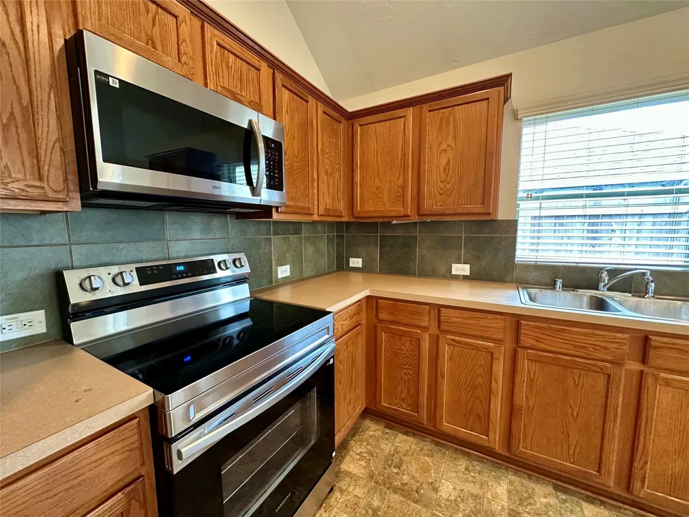 2608 Courtyard Lane Pearland, TX 77584