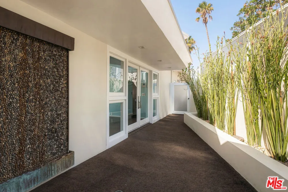8411 Hollywood Boulevard Los Angeles, CA 90069