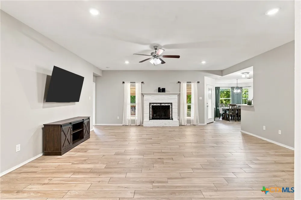 2342 Washington Drive Belton, TX 76513