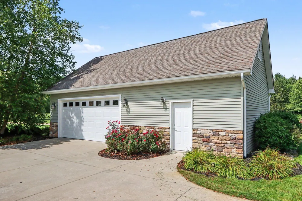 2421 Hickory Ridge Galesburg, MI 49053