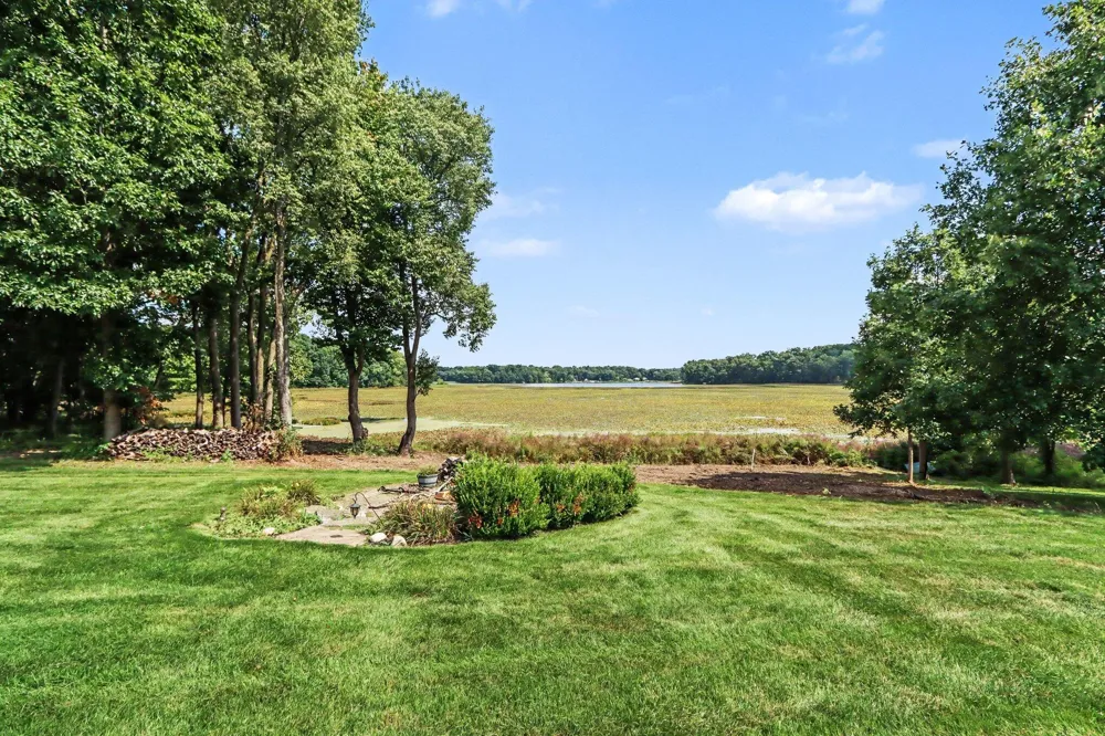 2421 Hickory Ridge Galesburg, MI 49053