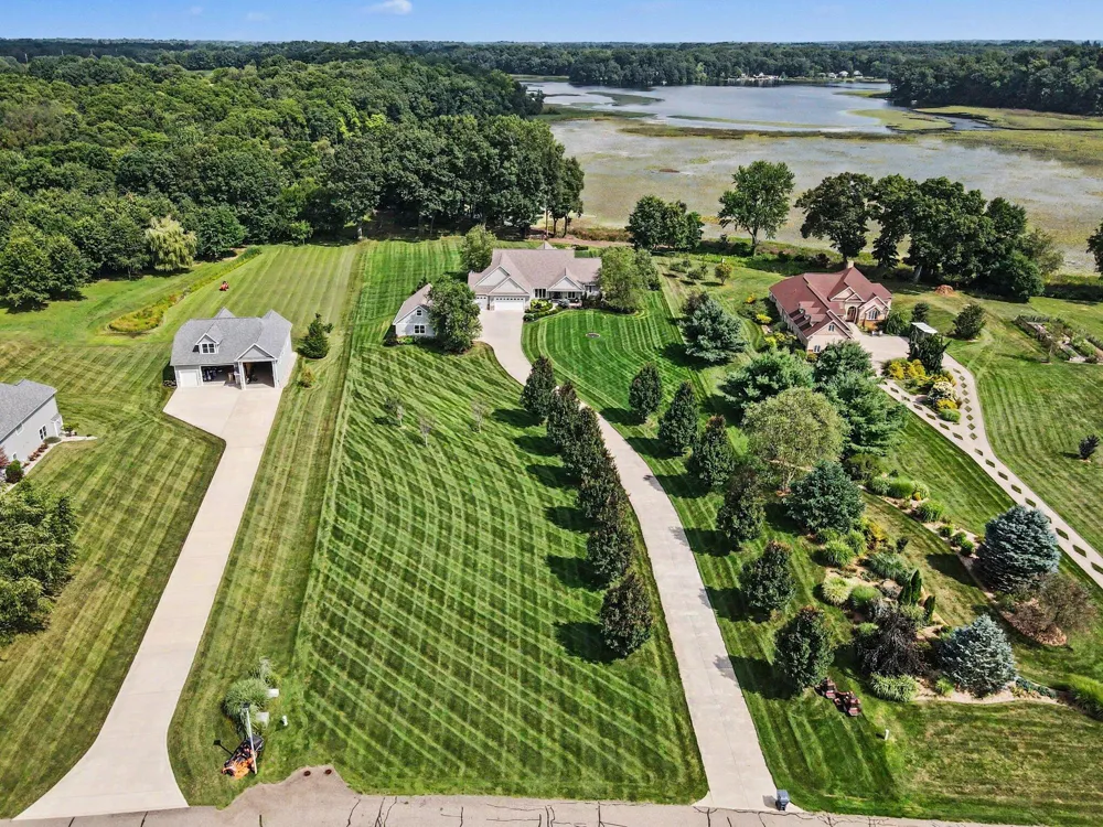 2421 Hickory Ridge Galesburg, MI 49053
