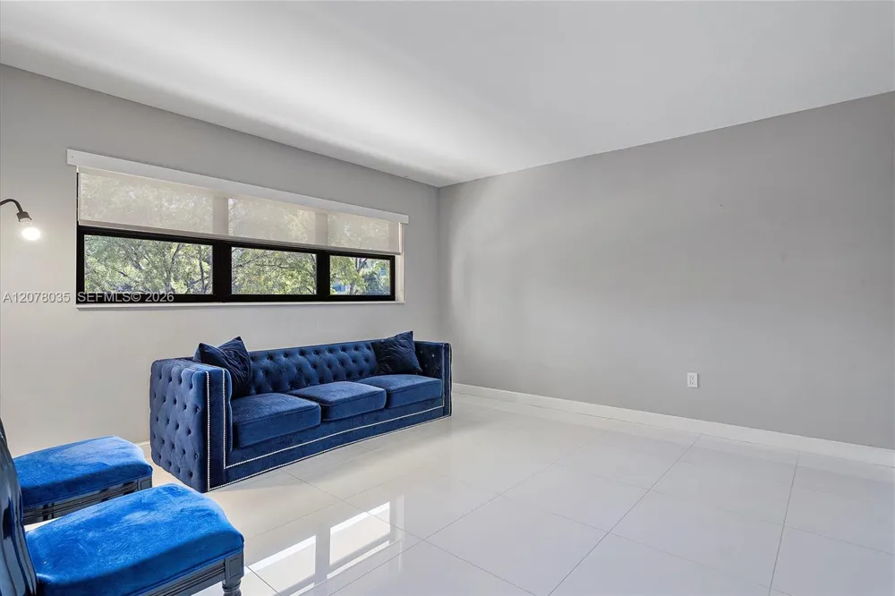 200 Golden Isles Dr #206 Hallandale Beach, FL 33009
