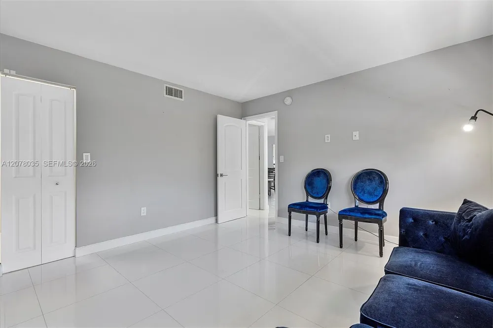 200 Golden Isles Dr #206 Hallandale Beach, FL 33009