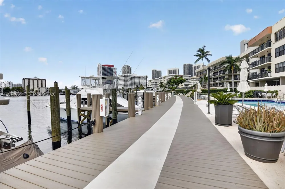 200 Golden Isles Dr #206 Hallandale Beach, FL 33009