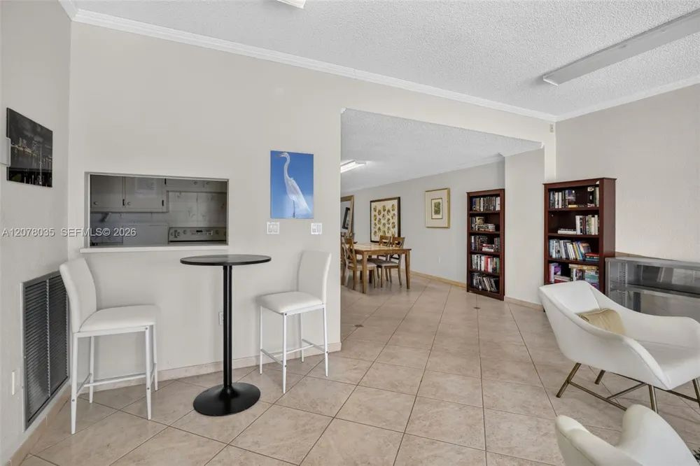 200 Golden Isles Dr #206 Hallandale Beach, FL 33009