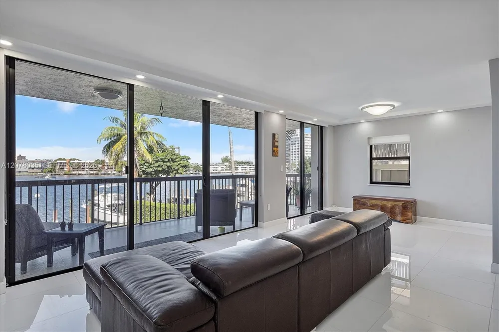 200 Golden Isles Dr #206 Hallandale Beach, FL 33009