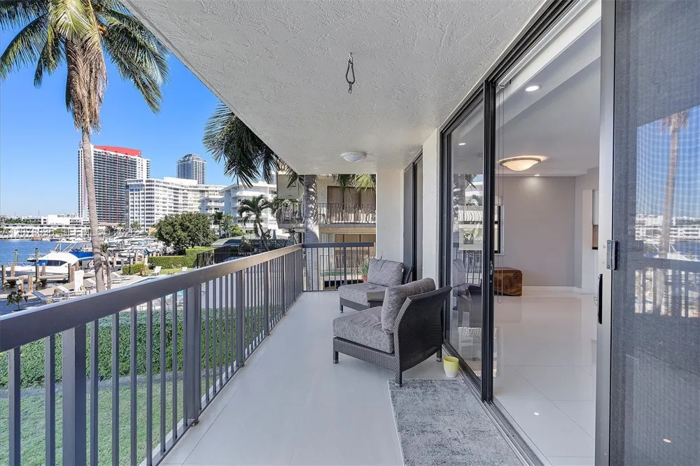 200 Golden Isles Dr #206 Hallandale Beach, FL 33009