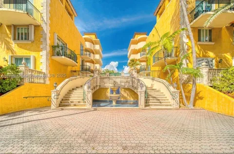 8888 Collins Ave #206
