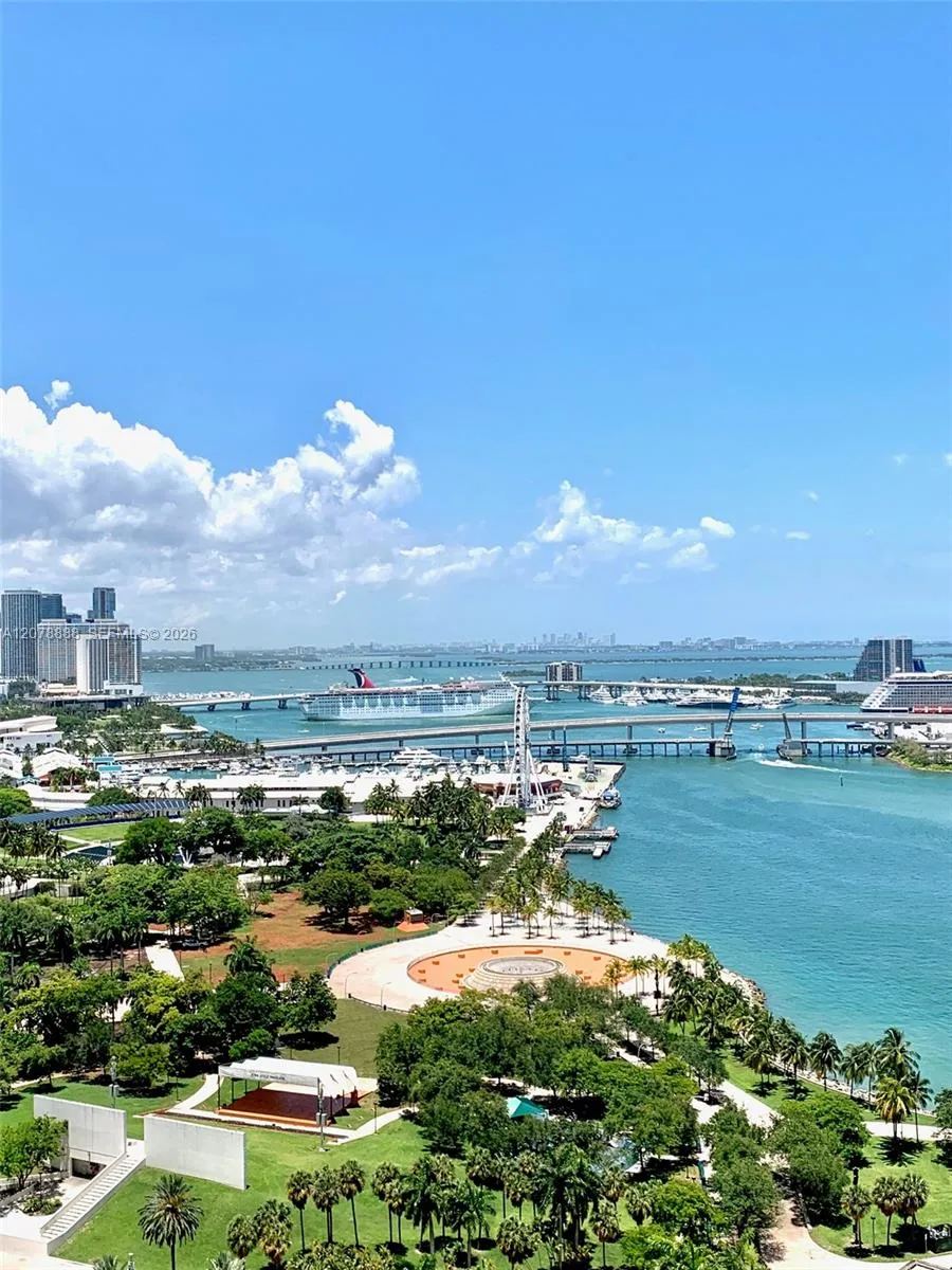 325 S Biscayne Blvd #2714 Miami, FL 33131