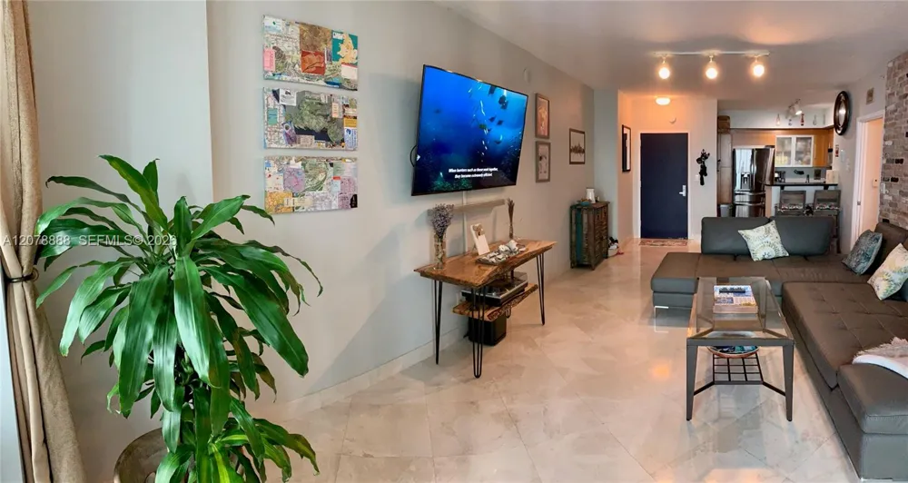 325 S Biscayne Blvd #2714 Miami, FL 33131