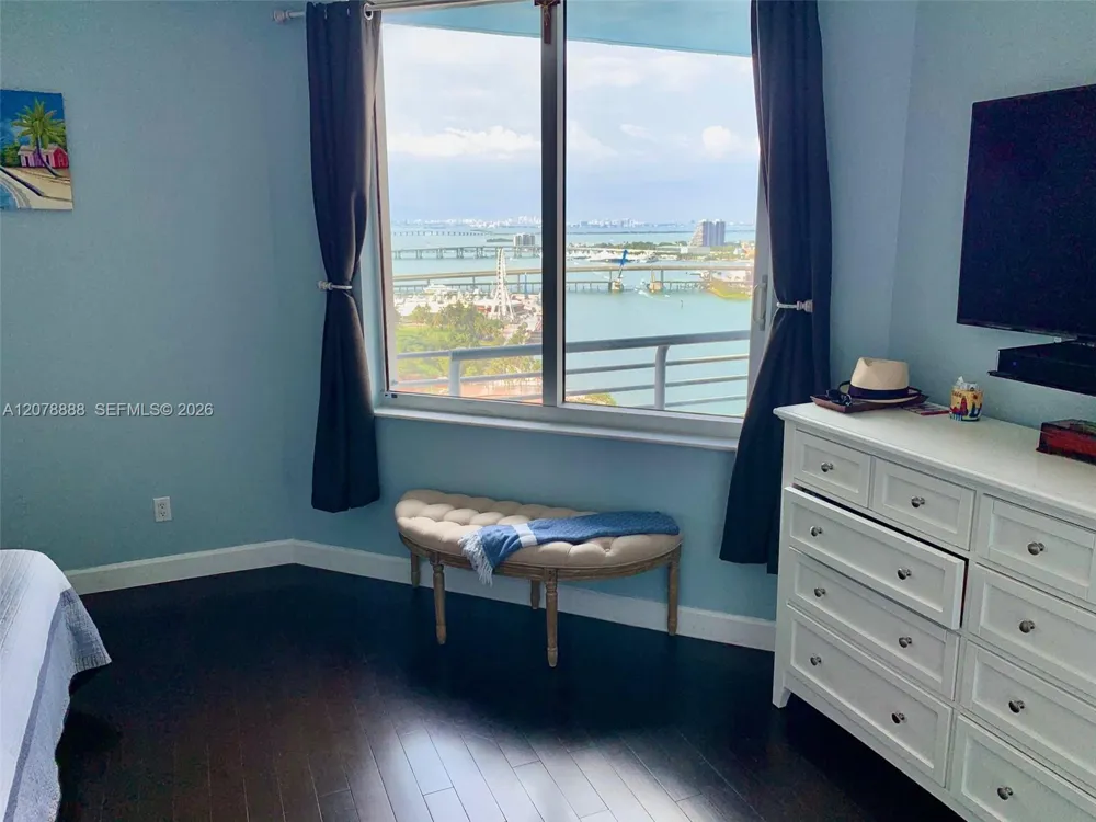 325 S Biscayne Blvd #2714 Miami, FL 33131