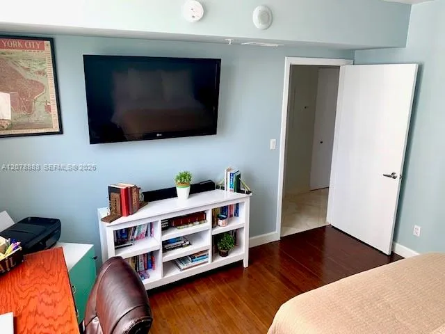 325 S Biscayne Blvd #2714 Miami, FL 33131