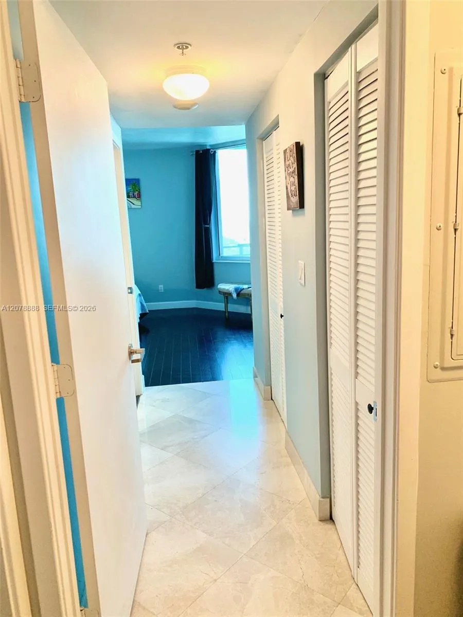 325 S Biscayne Blvd #2714 Miami, FL 33131