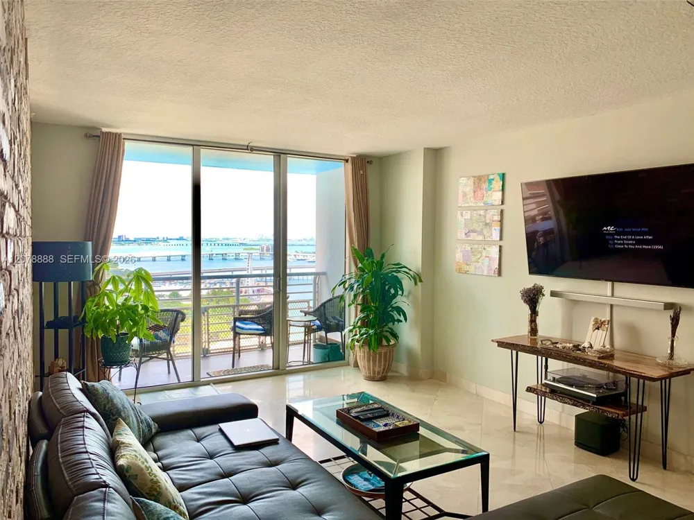 325 S Biscayne Blvd #2714 Miami, FL 33131