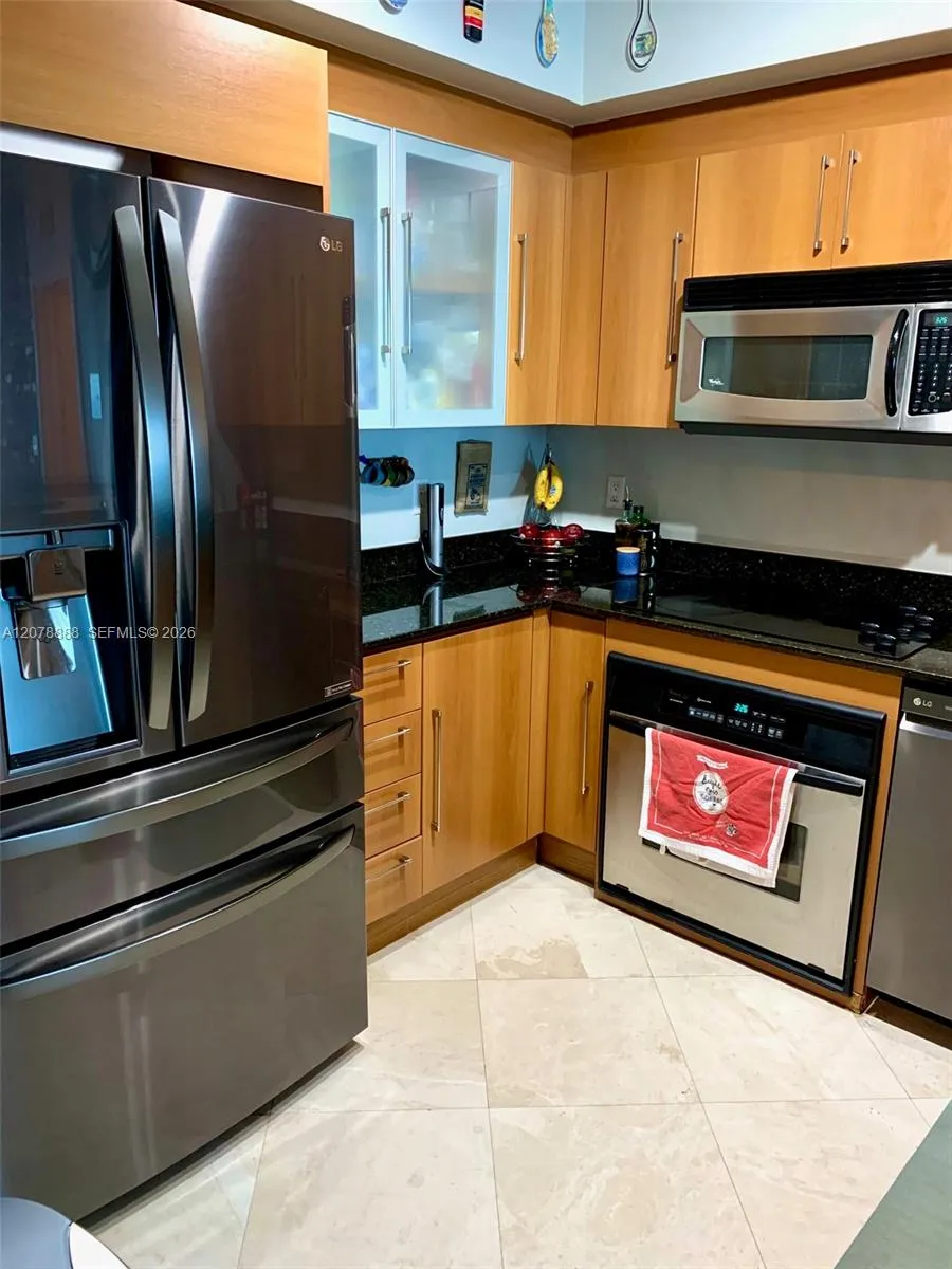 325 S Biscayne Blvd #2714 Miami, FL 33131