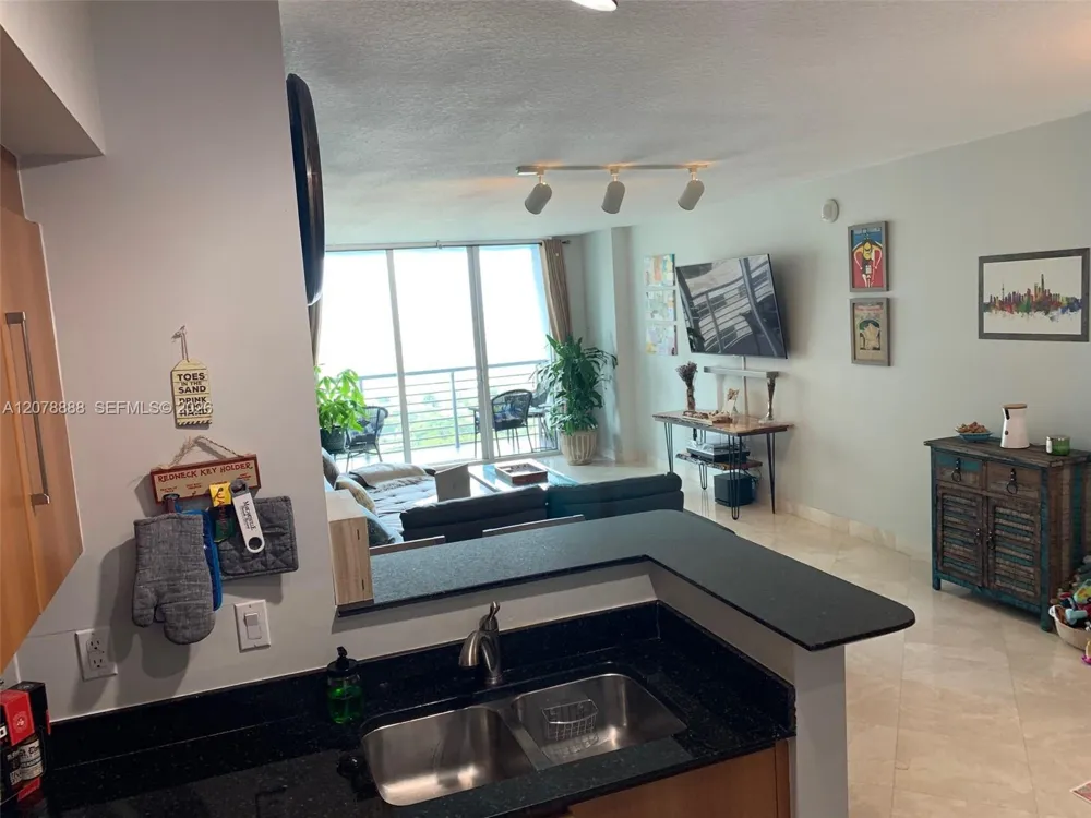 325 S Biscayne Blvd #2714 Miami, FL 33131